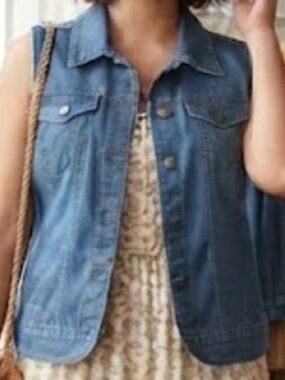 ALIA Vintage Style Blue Denim Vest Sleeveless Jean Jacket  P2P:24